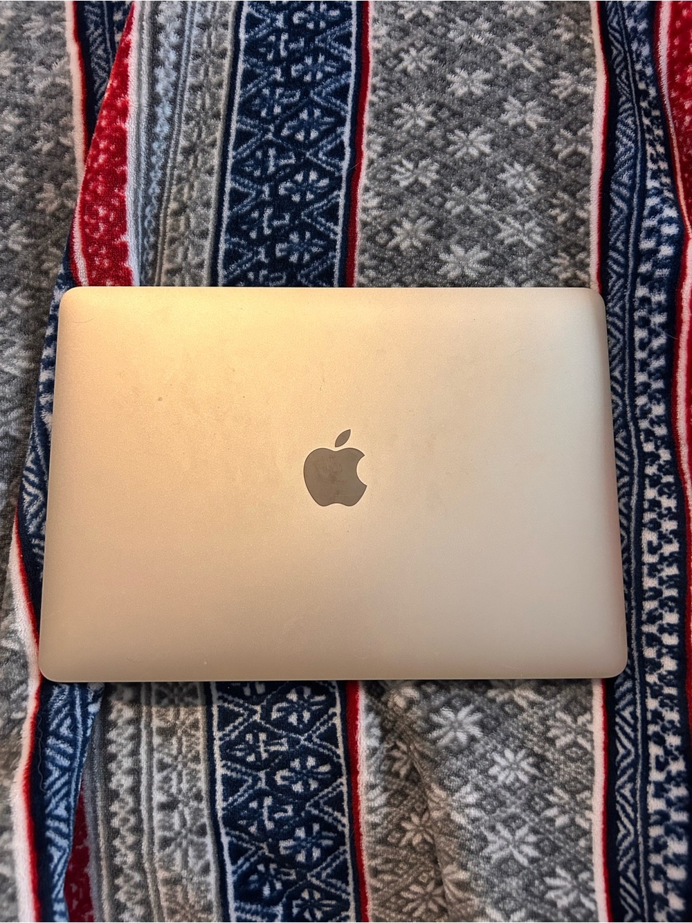 2017 gold 12 inch apple mac book! Works great but need an upgrade for work